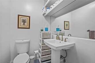 12 Hammond St in Newport, RI - Building Photo - Building Photo