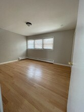 6241 W Montrose Ave in Chicago, IL - Building Photo - Building Photo