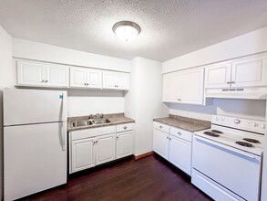 2001 Bryant Ave S in Minneapolis, MN - Building Photo - Interior Photo