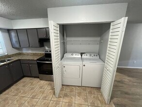 6912 N 22nd St, Unit 6912 D in Tampa, FL - Building Photo - Building Photo