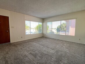 741-743 W 21st St in Los Angeles, CA - Building Photo - Building Photo