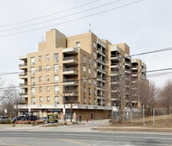 Roding Park Place in Toronto, ON - Building Photo