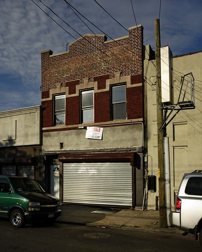 1172 E 92nd St in Brooklyn, NY - Foto de edificio - Building Photo