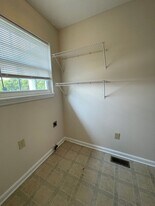 243-245 April Way in Winchester, KY - Building Photo