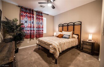 11250 Hidden Peak Ave-Unit -305 in Las Vegas, NV - Building Photo - Building Photo