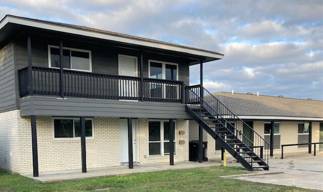 3322 Kingham Rd in Lake Charles, LA - Building Photo