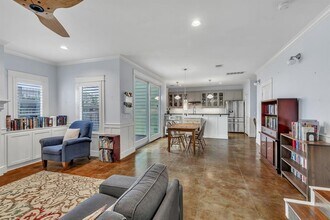 4220 Threadgill St in Austin, TX - Building Photo - Building Photo