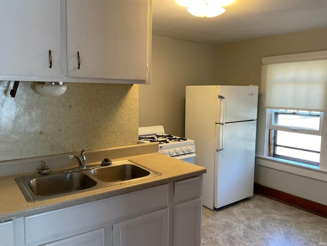 1829 Hale Ave in Fort Wayne, IN - Building Photo - Building Photo