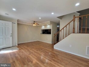 5934 Havener House Way in Centreville, VA - Building Photo - Building Photo