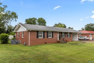 4301 Richardson Dr NW in Huntsville, AL - Building Photo - Building Photo