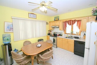328 Washington St, Unit 2 in Somerville, MA - Foto de edificio - Building Photo