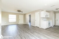 12454 Seagate St in Spring Hill, FL - Building Photo - Building Photo