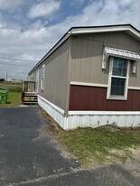 2130 Rand Morgan Rd in Corpus Christi, TX - Building Photo