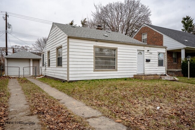 15645 Semrau Ave in Eastpointe, MI - Building Photo - Building Photo