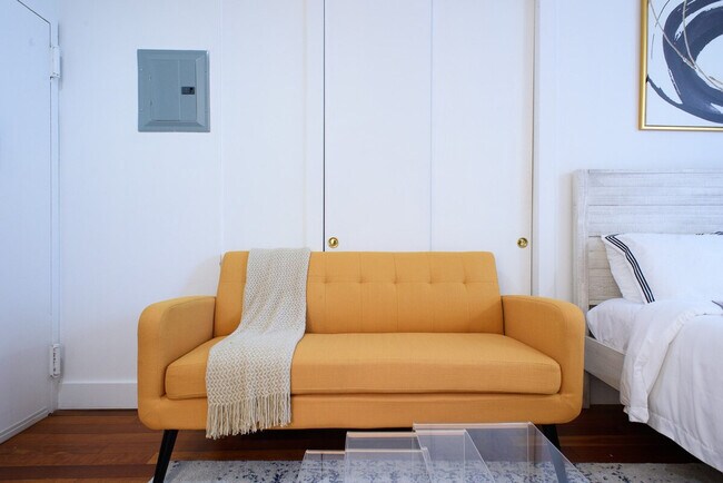 241 E 24th St in New York, NY - Building Photo - Building Photo