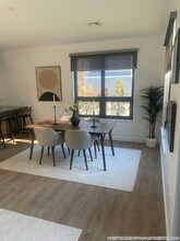 199 Gardner St, Unit 101 in Boston, MA - Foto de edificio - Building Photo