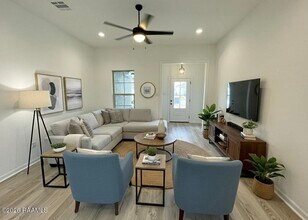 3413 Autumn Pk Dr in Maurice, LA - Foto de edificio - Building Photo