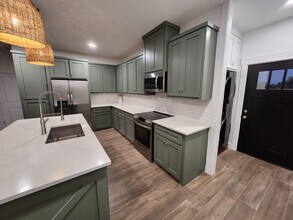 11732 Old Fannett Rd in Beaumont, TX - Foto de edificio - Building Photo