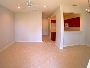 880 Millbrae Ct in West Palm Beach, FL - Building Photo - Building Photo