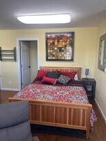 4824 San Francisco Dr NE, Unit #A in Salem, OR - Building Photo