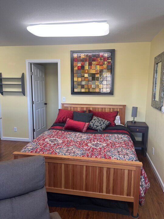 4824 San Francisco Dr NE, Unit #A in Salem, OR - Foto de edificio