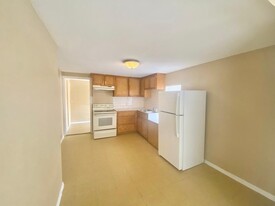 1925 Ebony Ave, Unit 2 Apartamentos