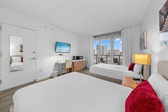 2602 E Hallandale Beach Blvd, Unit SI ID1375237P in Hallandale Beach, FL - Building Photo - Building Photo