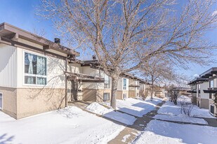 Lee Ridge Terrace in Edmonton, AB - Building Photo