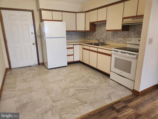 124 Chestnut St in Kingwood, WV - Building Photo - Building Photo