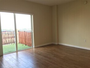 3410 Coral Wy in Miami, FL - Foto de edificio - Building Photo