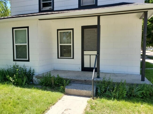 property at 502 S 34th St