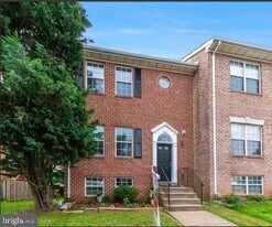 46607 Carriage Ct in Sterling, VA - Building Photo