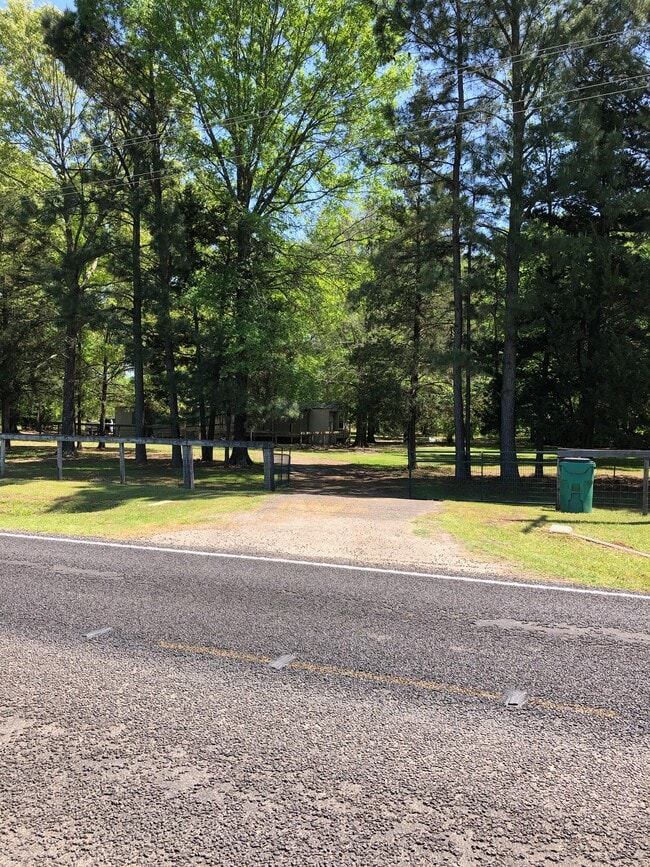 1406 FM593 in Gilmer, TX - Building Photo - Building Photo