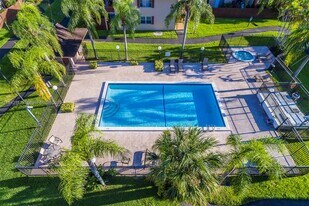 11209 SW 88th St in Miami, FL - Building Photo
