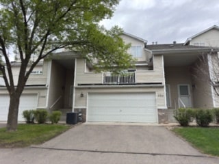 7711 Nicholas Way in Chanhassen, MN - Building Photo - Building Photo