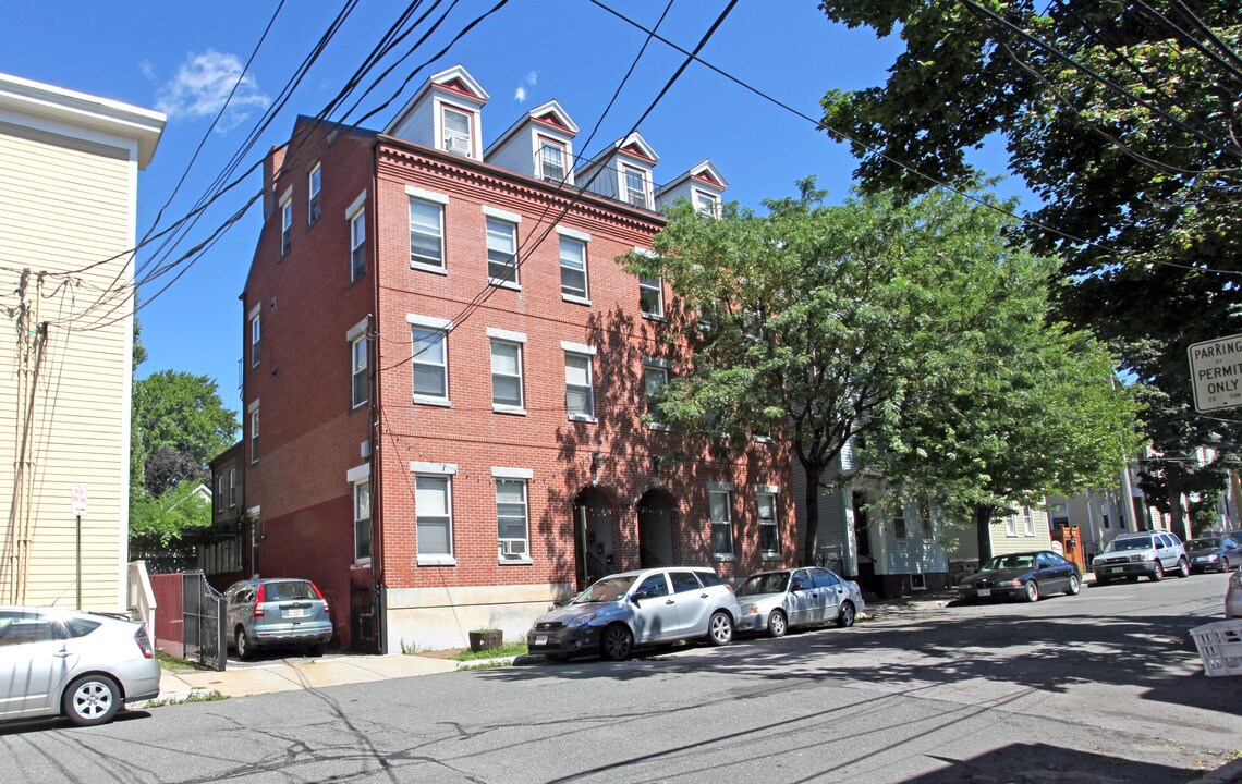 133 Spring St in Cambridge, MA - Building Photo