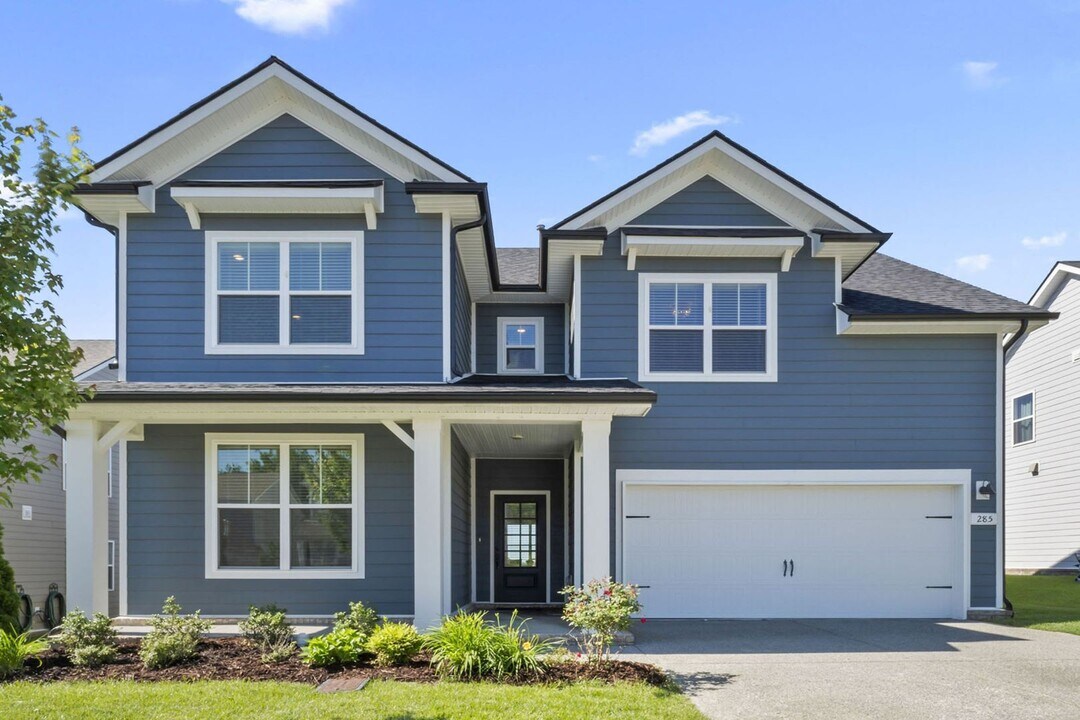 285 Gulfstream Dr in Gallatin, TN - Building Photo