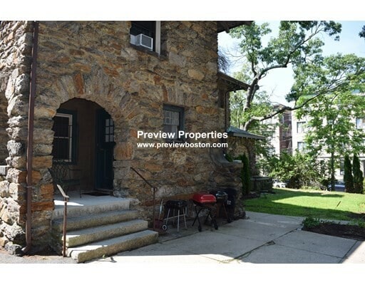 57 Cummings Rd, Unit 2 in Boston, MA - Building Photo - Building Photo