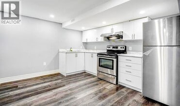 232 Patrice Dr in Windsor, ON - Foto de edificio - Building Photo