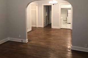 1952 1/2 S La Salle Ave, Unit West Adams Heights in Los Angeles, CA - Building Photo