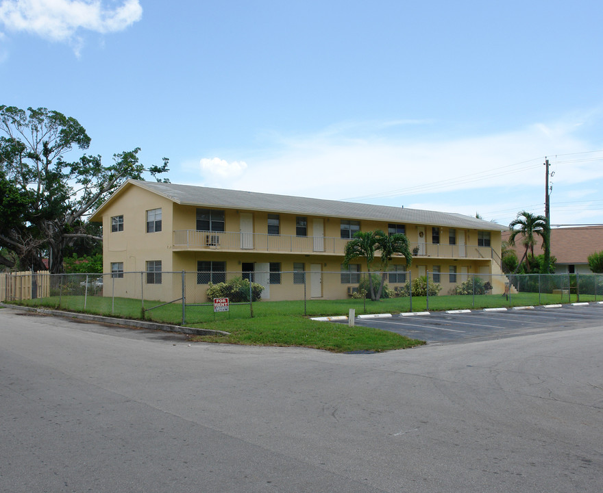 700 NW 3rd Ave in Fort Lauderdale, FL - Building Photo