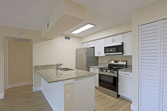 5331 Summerlin Rd in Ft. Myers, FL - Building Photo - Building Photo