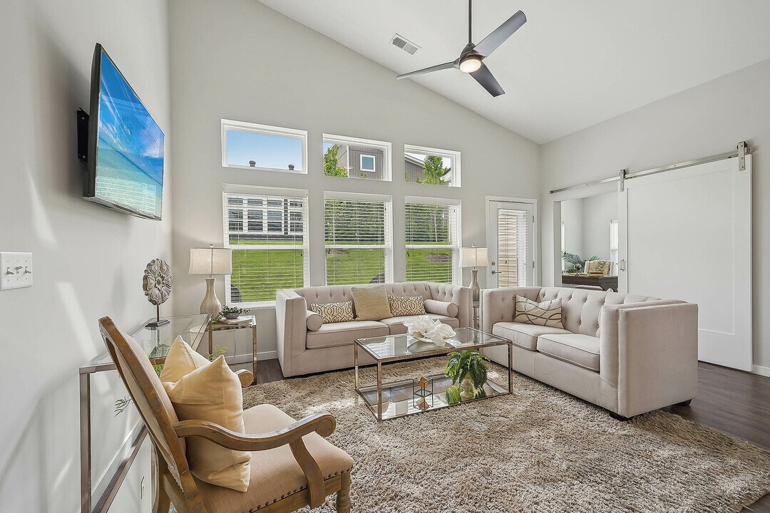 Redbud Commons in Pickerington, OH - Building Photo