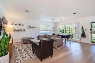 1439 Hollywood Blvd in Hollywood, FL - Building Photo - Building Photo