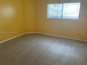 3401 NW 44th St in Lauderdale Lakes, FL - Building Photo - Building Photo