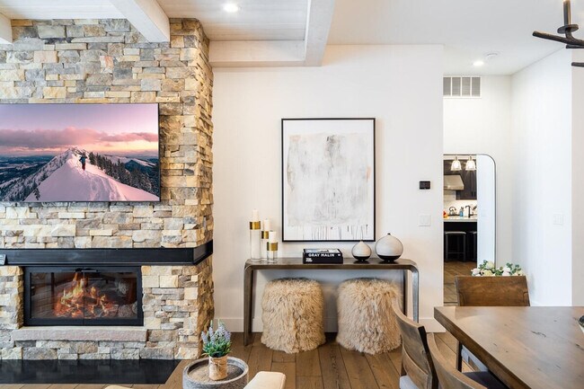 5 Wildwood Rd W in Big Sky, MT - Building Photo - Building Photo