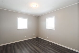 3932 Main St in East Chicago, IN - Foto de edificio - Building Photo