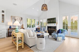 95 Burnett St in Southampton, NY - Building Photo - Building Photo
