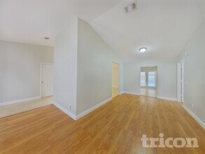 6517 Seafairer Dr in Tampa, FL - Building Photo - Building Photo