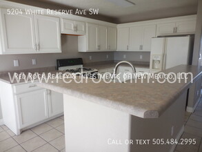 5204 White Reserve Ave SW in Albuquerque, NM - Building Photo - Building Photo